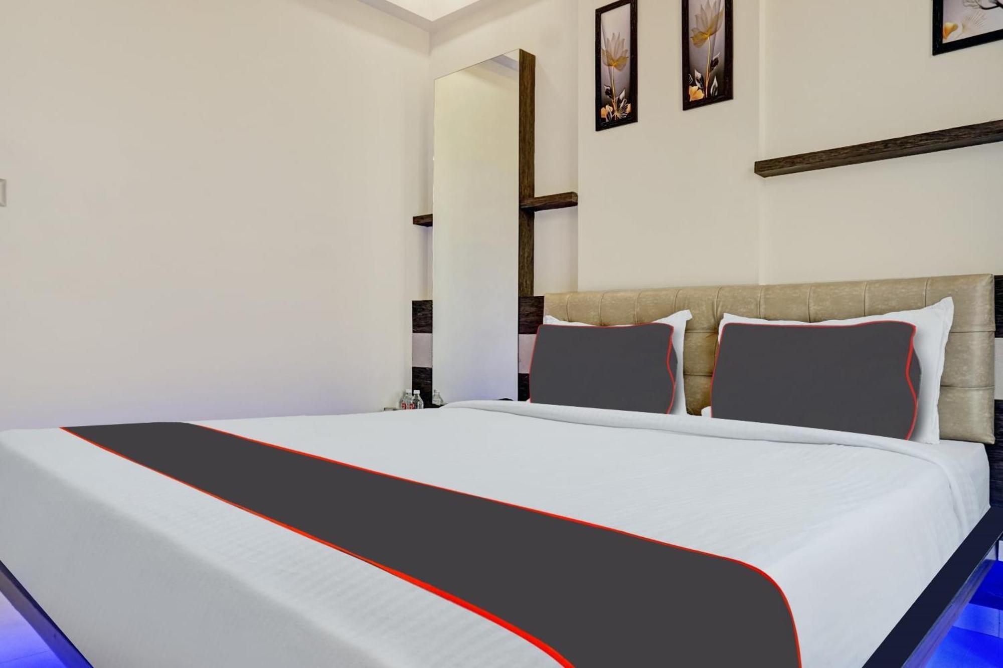 Super Townhouse Poona Royal 호텔 Pimpri-Chinchwad 외부 사진