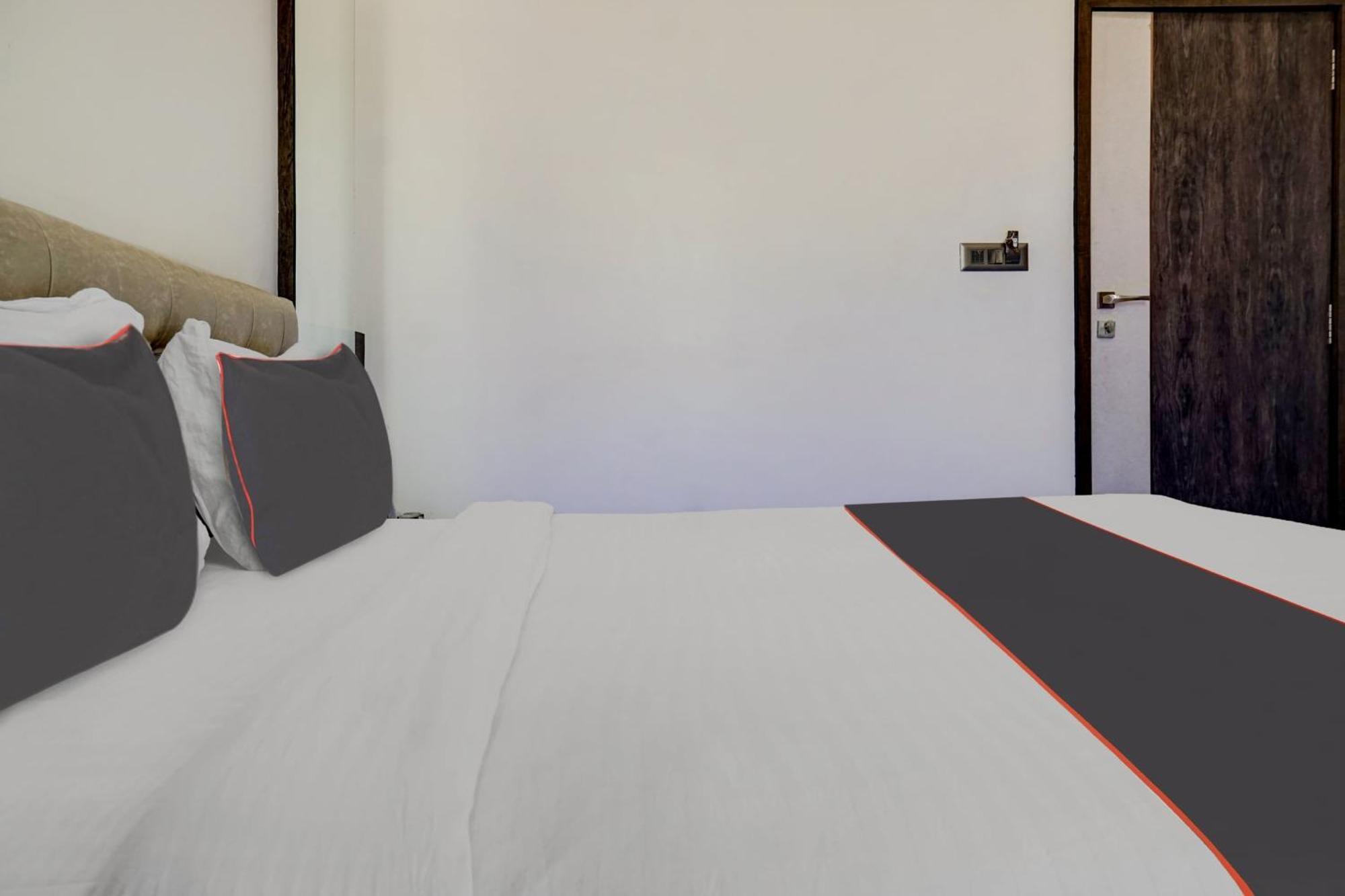 Super Townhouse Poona Royal 호텔 Pimpri-Chinchwad 외부 사진