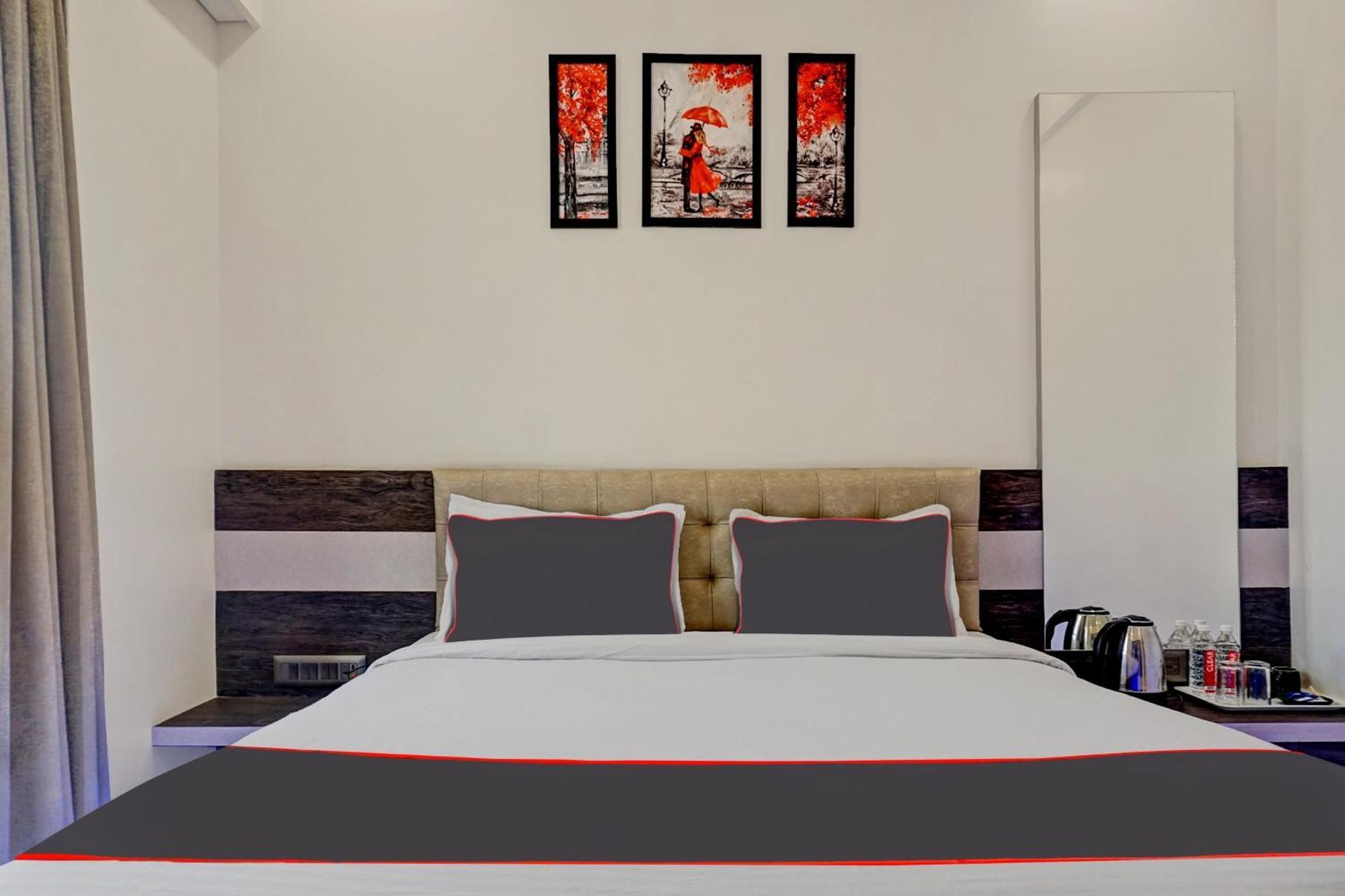 Super Townhouse Poona Royal 호텔 Pimpri-Chinchwad 외부 사진