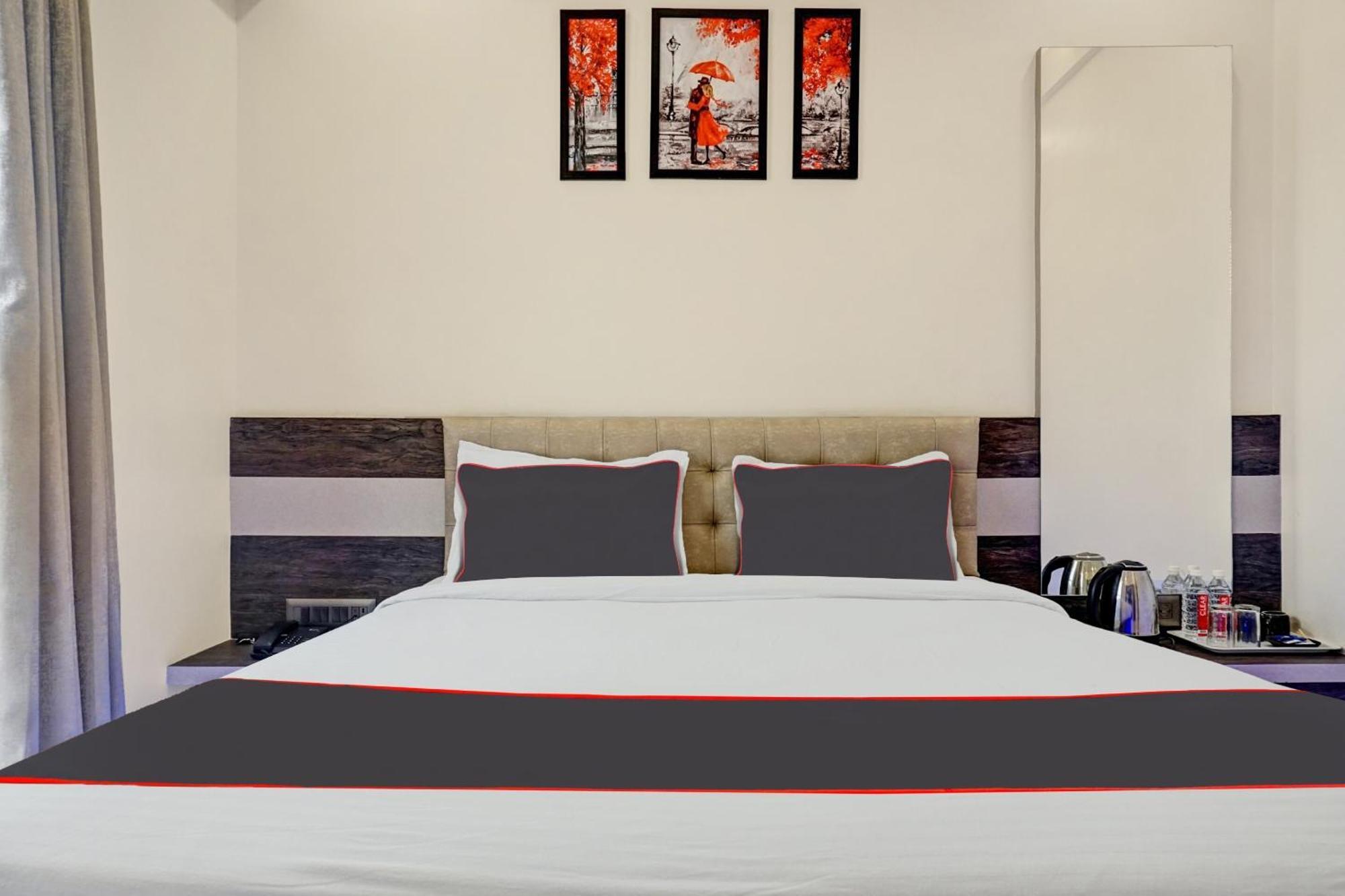 Super Townhouse Poona Royal 호텔 Pimpri-Chinchwad 외부 사진