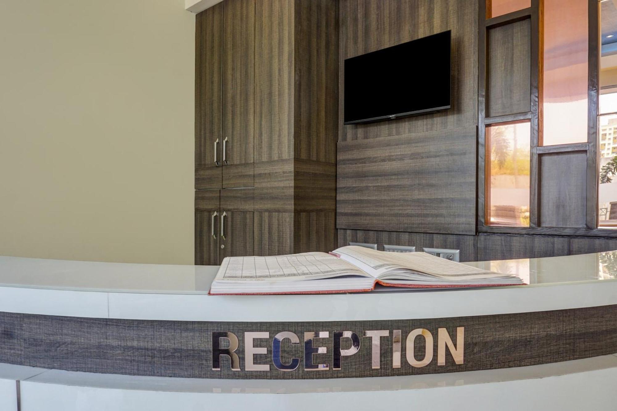 Super Townhouse Poona Royal 호텔 Pimpri-Chinchwad 외부 사진