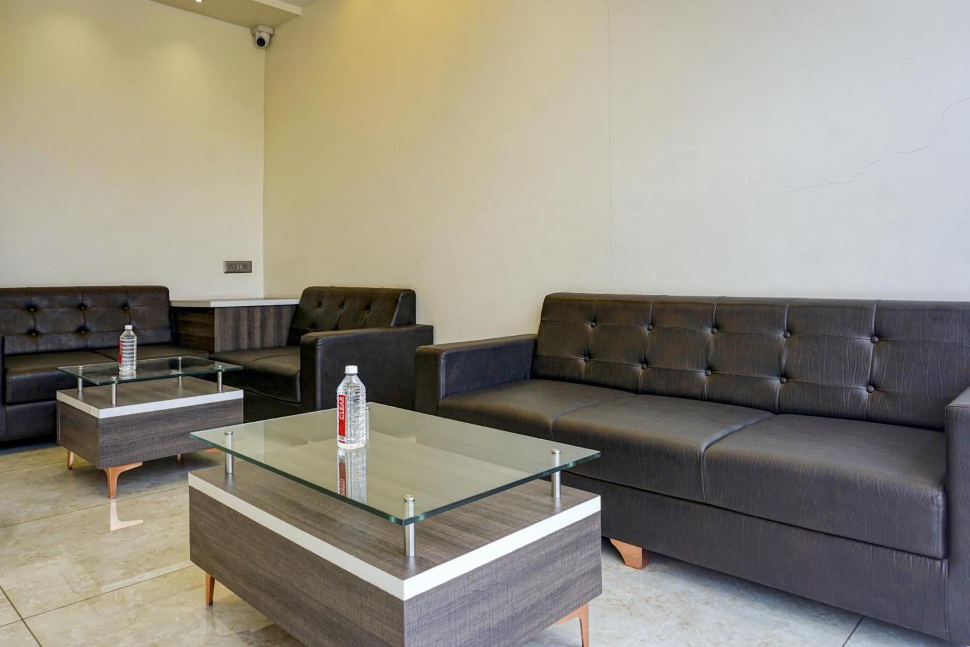 Super Townhouse Poona Royal 호텔 Pimpri-Chinchwad 외부 사진
